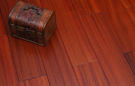 實(shí)木地板的挑選與生活有著密切聯(lián)系 實(shí)木地板的挑選與生活有著密切聯(lián)系